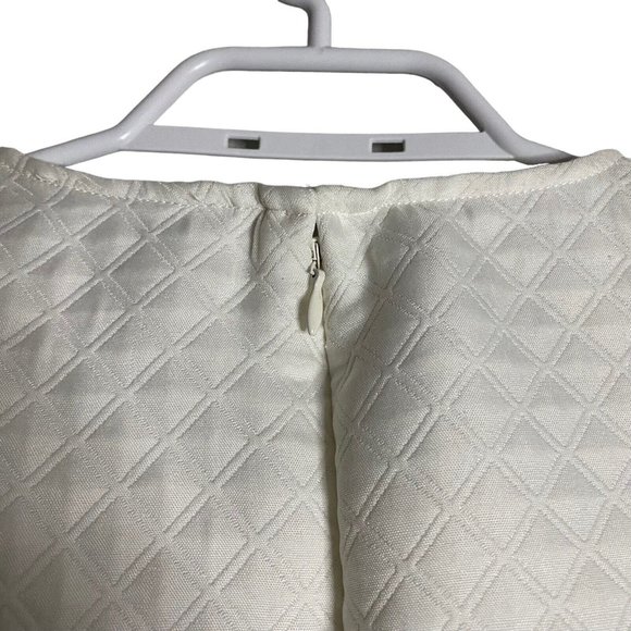Chaus Women's Off-White Embellished Quilted Sleeveless Top - Picture 5 of 6